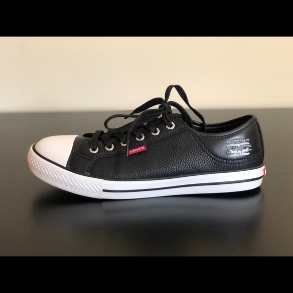 Levi's Women’s Stan Buck Sneakers, Black/White, Size 8.5 (Like New) - Picture 3 of 10